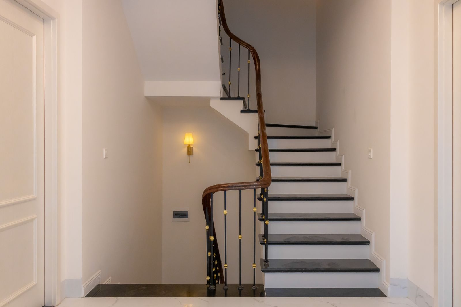Escalier intérieur de l’école